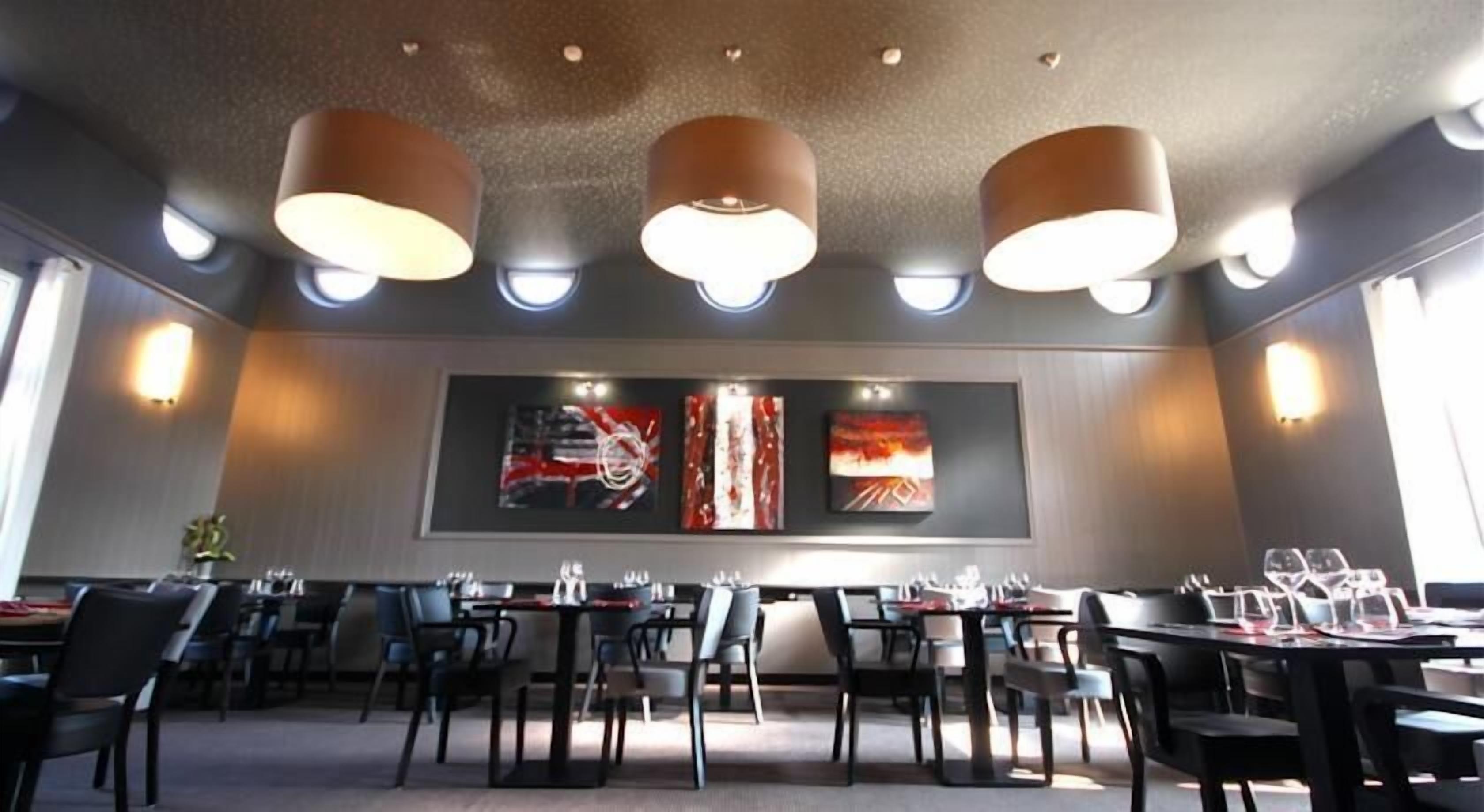 Lunch and dinner served