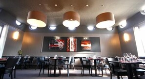 Lunch and dinner served