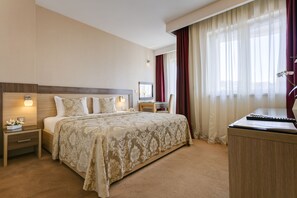 Minibar, in-room safe, individually decorated, individually furnished