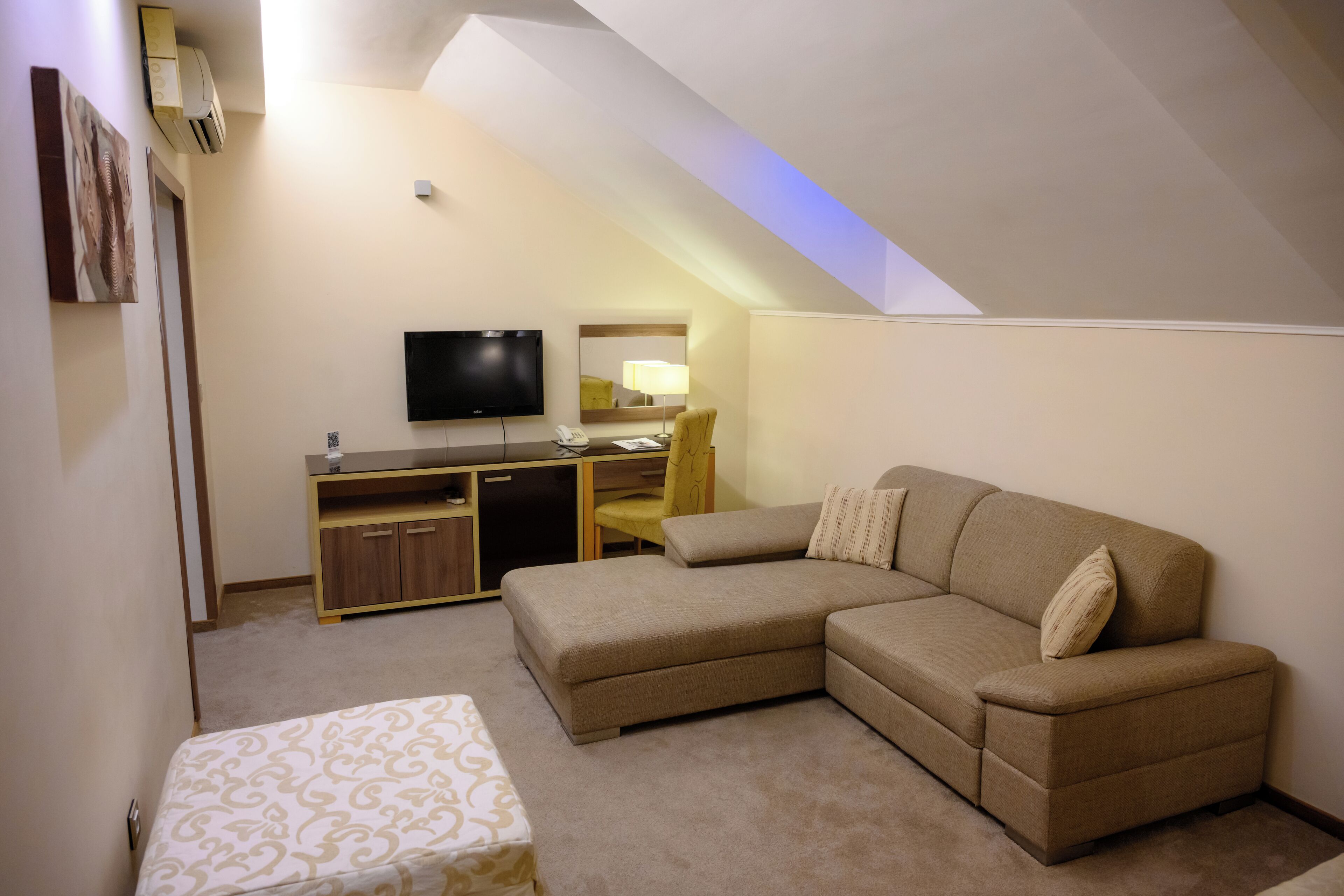 Family Double or Twin Room - Attic | Minibar, safe på rommet, individuelt dekorert og individuelt innredet