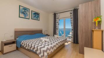 Apartment, 2 Bedrooms | 2 bedrooms, desk, iron/ironing board, free WiFi