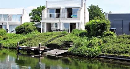 Villa de vacaciones directamente en el Veerse Meer