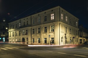 Façade de l’hébergement - soirée/nuit