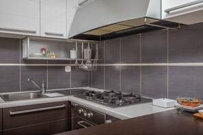 Duplex, 2 Bedrooms, Sea View | Private kitchen