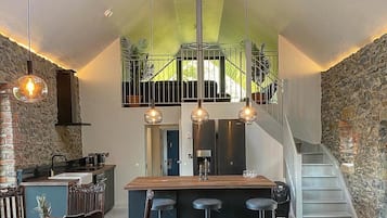 Exclusive Barn | Private kitchen | Fridge, microwave, oven, dishwasher