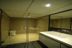 Economy Room | Bathroom | Free toiletries, hair dryer, bathrobes, slippers - Hotel German Palace (Gandhinagar)