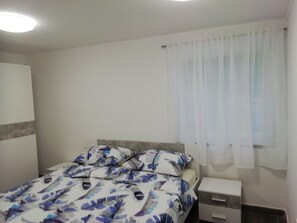 Villa, 1 Bedroom | 1 bedroom, desk, iron/ironing board, free WiFi - Holiday House Linda (Crikvenica)