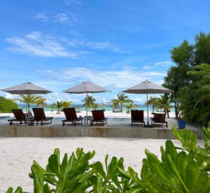 Habitació doble Deluxe | Roba de llit d'alta qualitat, minibar i caixa forta a l'habitació 