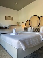Classic Room, Garden View | Premium bedding, minibar, in-room safe, free WiFi