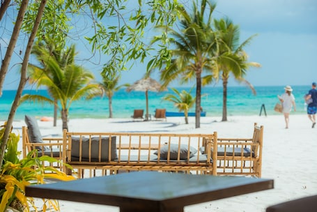 Se sirven desayunos, almuerzos y cenas; cocina local e internacional