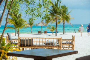 Breakfast, lunch, dinner served; local and international cuisine