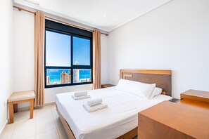 1 slaapkamer, een strijkplank/strijkijzer, gratis wifi, beddengoed