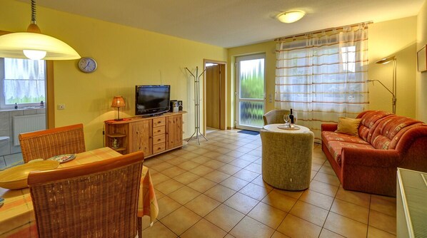 Apartment (Inselblume 41) | Living room | Flat-screen TV - Inselblume 41 - 42 (Fehmarn)