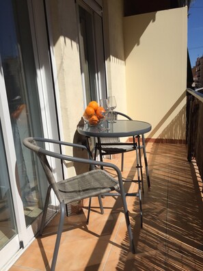 Outdoor dining - Cosy flat with excellent location in Valencia! (Mislata)