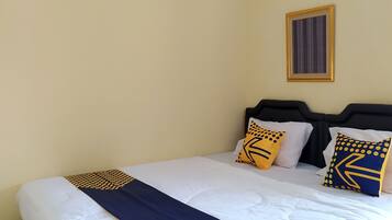 Standard Double Room | Desk, free WiFi, bed sheets
