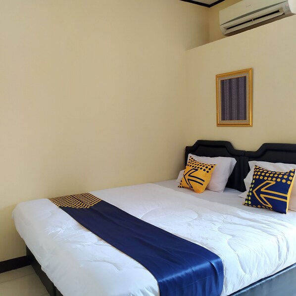 Standard Double Room | Desk, free WiFi, bed sheets - Hotel O Pondok Ripuji (Makassar)