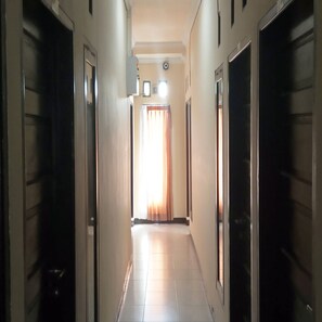 Hallway - Hotel O Pondok Ripuji (Makassar)