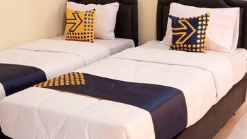 Standard Twin Room | Desk, free WiFi, bed sheets