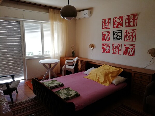 1 bedroom, desk, iron/ironing board, free WiFi