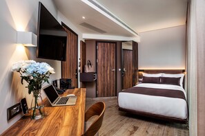 Suite familiare, vista città (Connected) | Biancheria da letto di alta qualità, materassi in memory foam, minibar