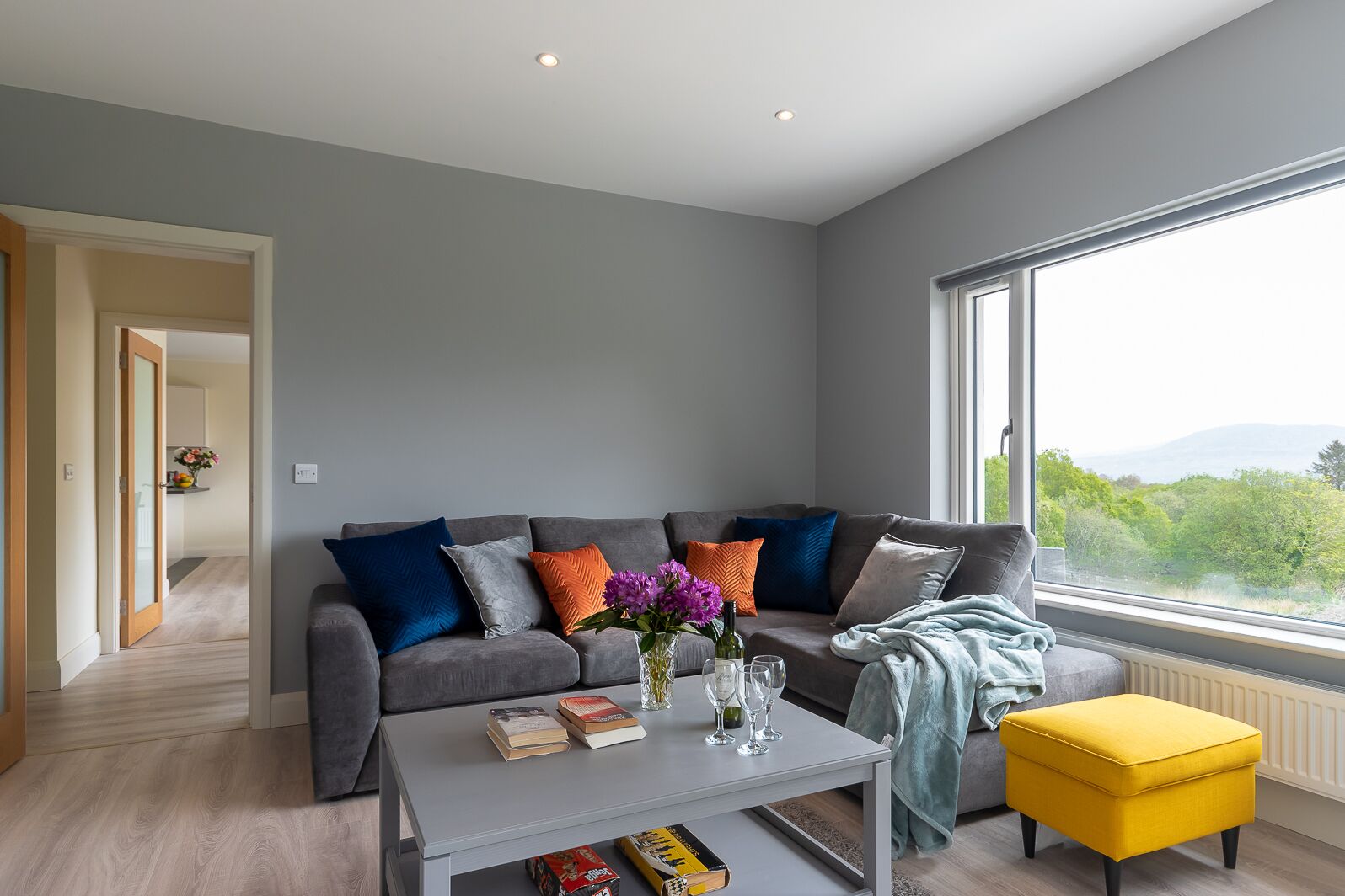 Superior Villa | Living room | 43-inch flat-screen TV with digital channels, Smart TV, fireplace