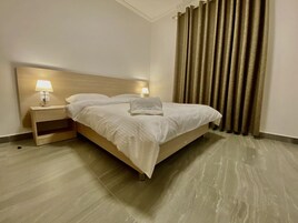 Ropa de cama de alta calidad, cubrecamas y cortinas blackout 