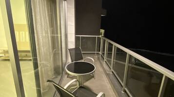 Deluxe appartement, 2 slaapkamers, uitzicht op oceaan | Balkon