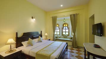 Minibar, bureau, fer et planche Ă repasser, Wi-Fi gratuit