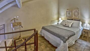 Familienzimmer | 1 Schlafzimmer, Minibar, Schreibtisch, schallisolierte Zimmer