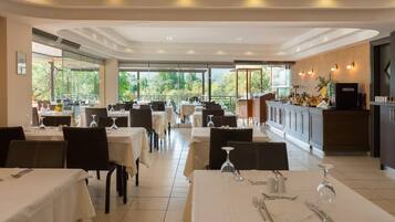 Breakfast and dinner served, Mediterranean cuisine