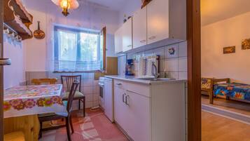 Apartment, 2 Schlafzimmer (1) | Eigene Küche | Kühlschrank, Mikrowelle, Ofen, Herdplatte