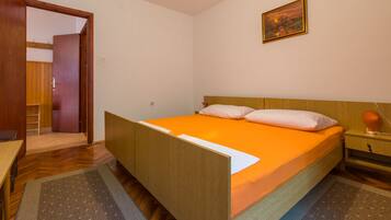 Apartment, 2 Bedrooms | 2 bedrooms, iron/ironing board, free WiFi, bed sheets