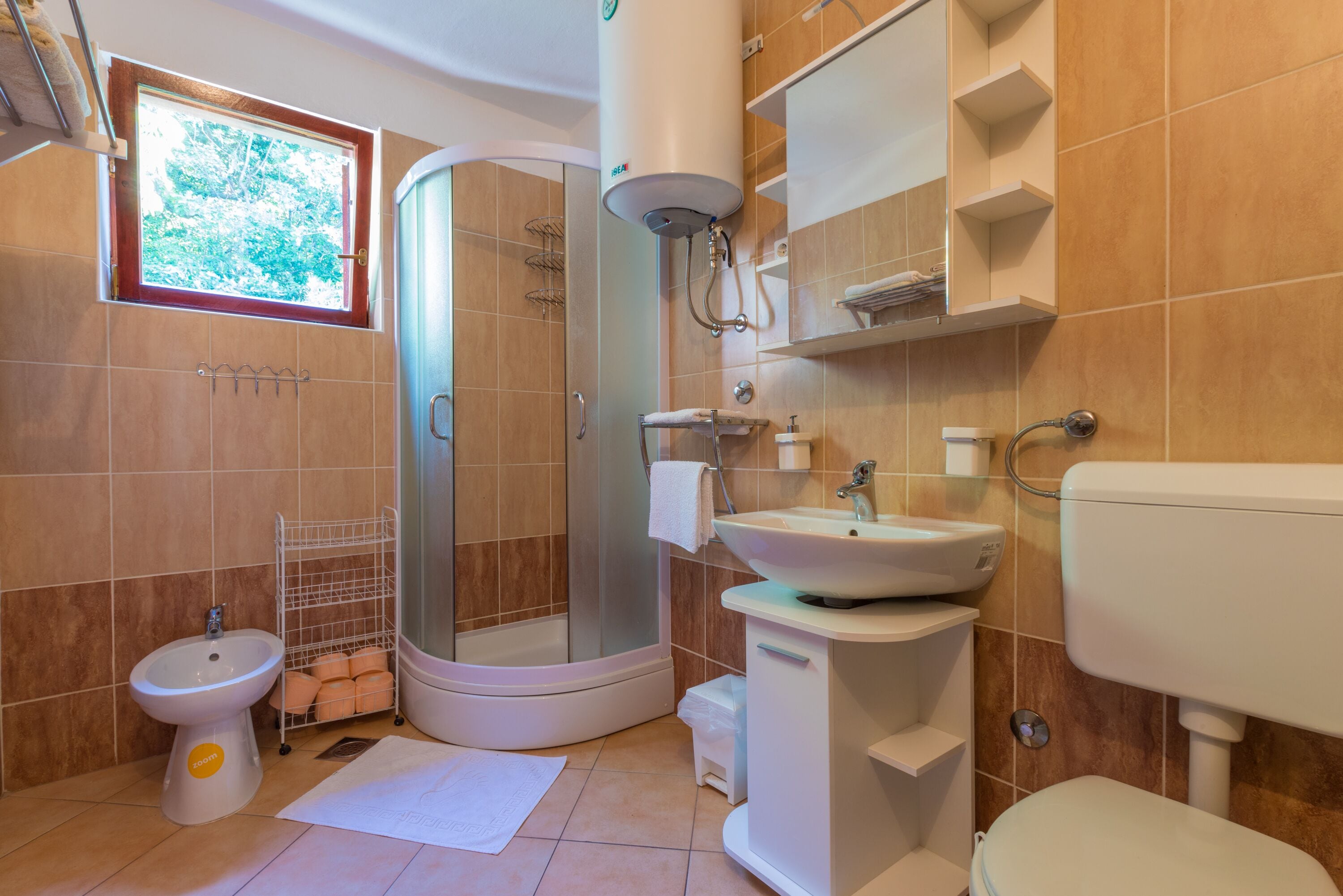 Apartment, 2 Bedrooms | Bathroom | Hair dryer, bidet, towels, soap