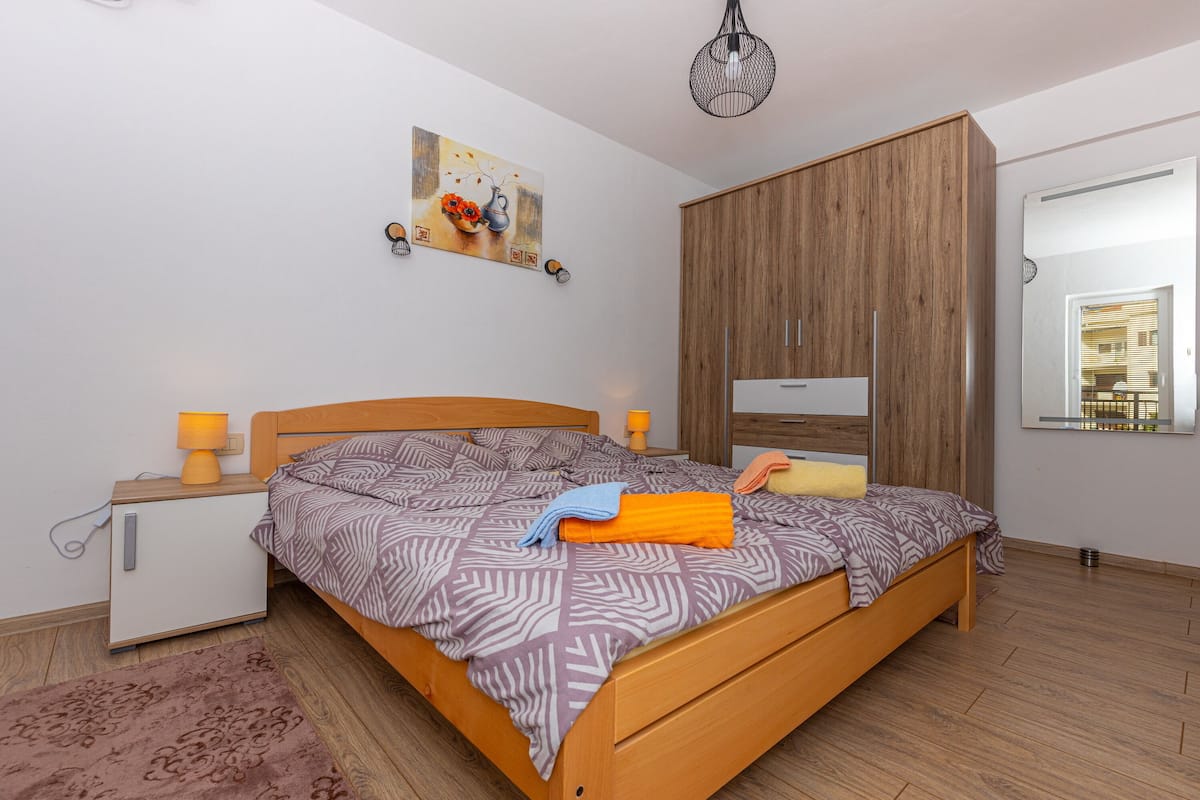 Apartment, 2 Bedrooms (3) | Wi-fi (inkludert) og sengetøy