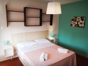 Comfort Room | Rollaway beds, free WiFi - Marconi Affittacamere (Lucca)