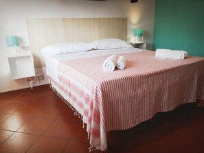 Comfort Room | Rollaway beds, free WiFi - Marconi Affittacamere (Lucca)