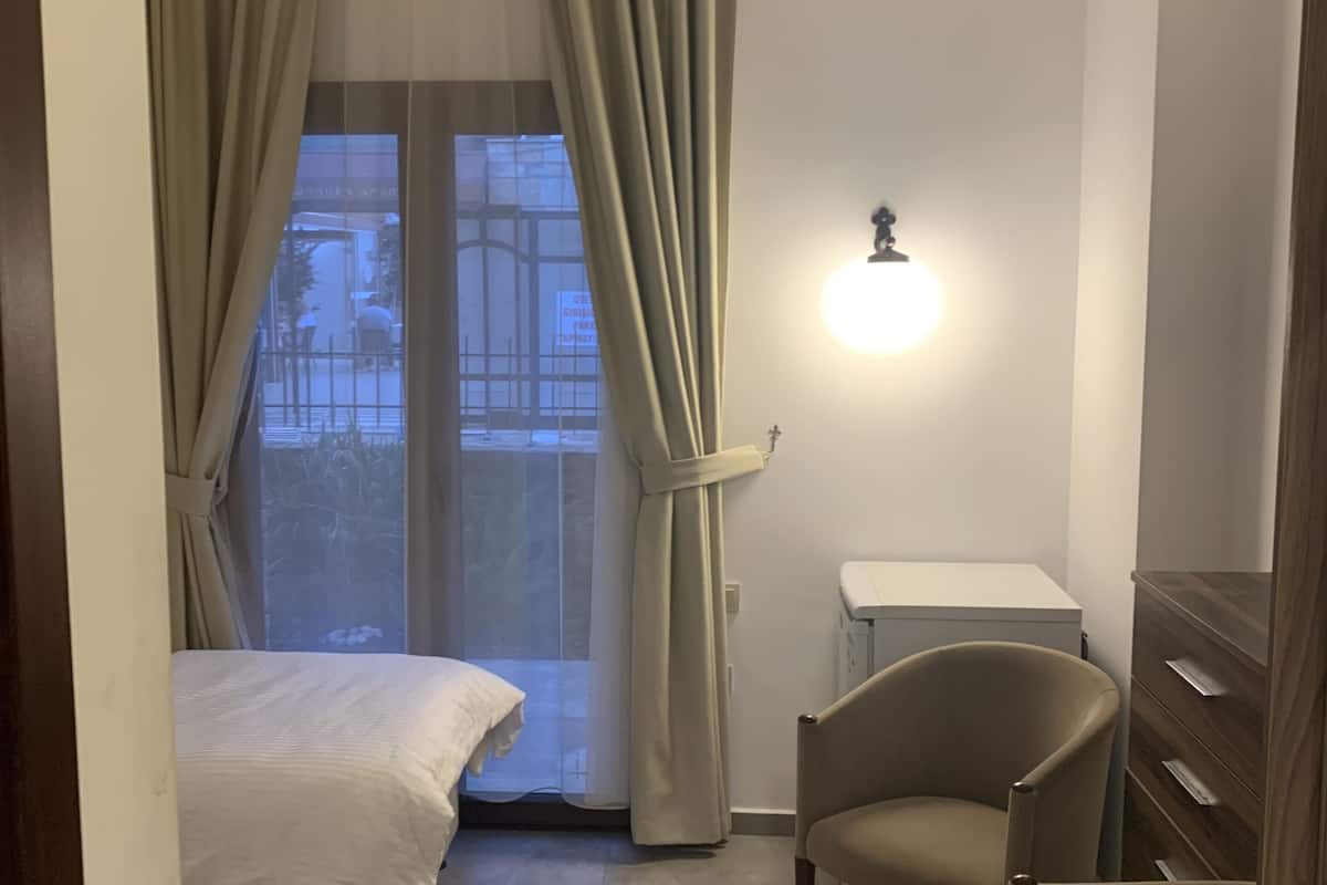 standard twin room, pool view | 1 bedroom, soundproofing, free wifi, bed sheets