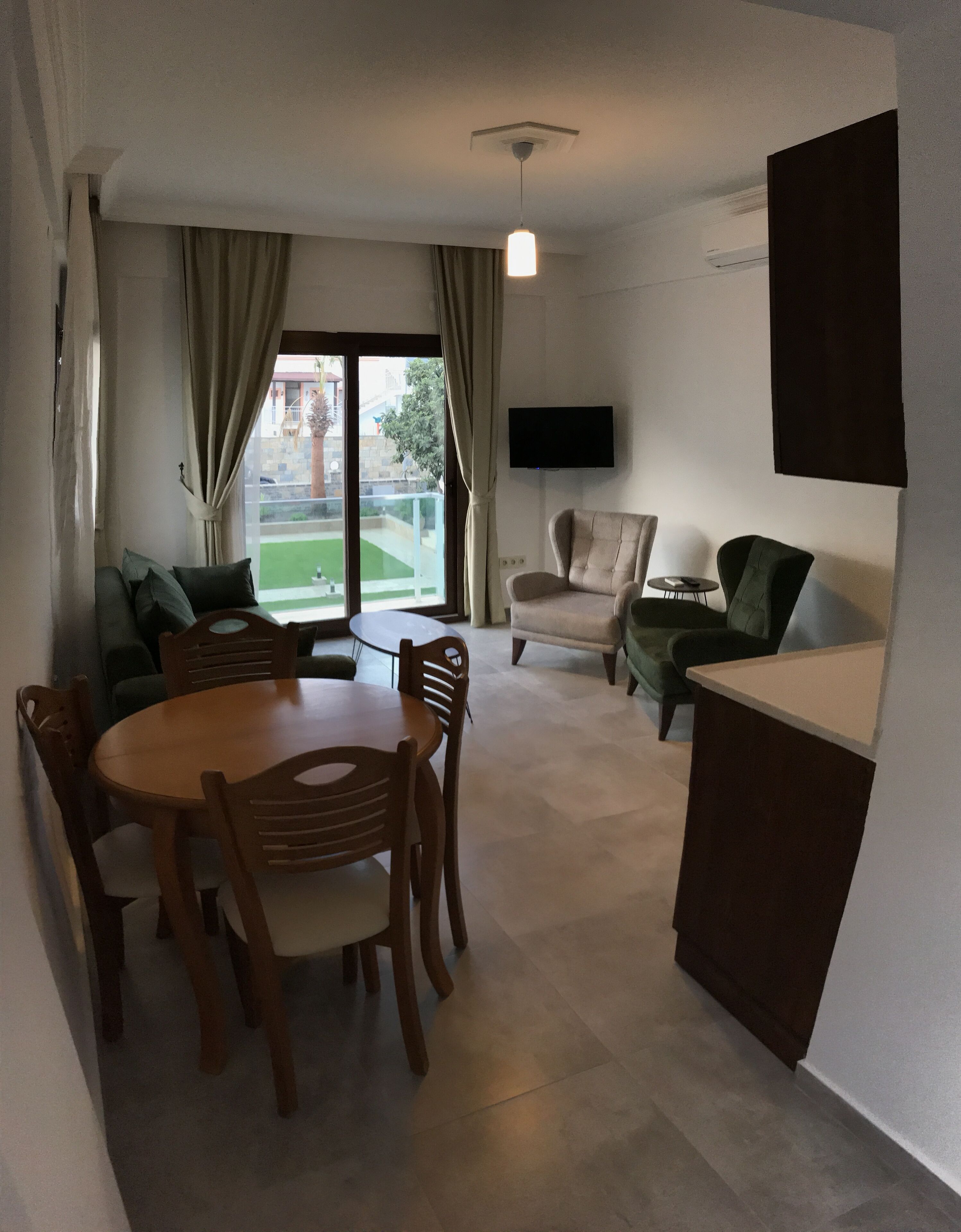 classic apartment | living area | 40-inch lcd tv with satellite channels, tv