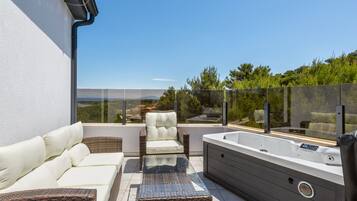 Apartment, 2 Bedrooms (2) | Balcony