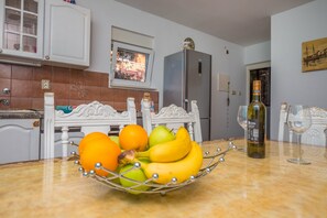 Διαμέρισμα, 2 Υπνοδωμάτια | Γεύματα στο δωμάτιο