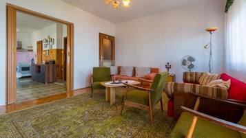 Appartement, 3 chambres | Salle de séjour