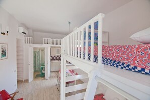 1 chambre, fer et planche à repasser, Wi-Fi gratuit, draps fournis