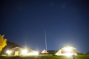 Front of property - evening/night - Lyngmo Gjestehus (Luster)