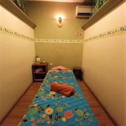 Sauna, bagno turco, trattamenti per il corpo, aromaterapia
