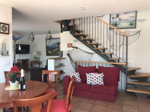 Televisie en een open haard