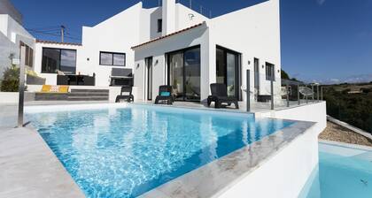 Fabulous modern villa, with seaview and infinity pool