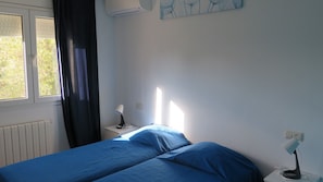 3 bedrooms, iron/ironing board, free WiFi, bed sheets