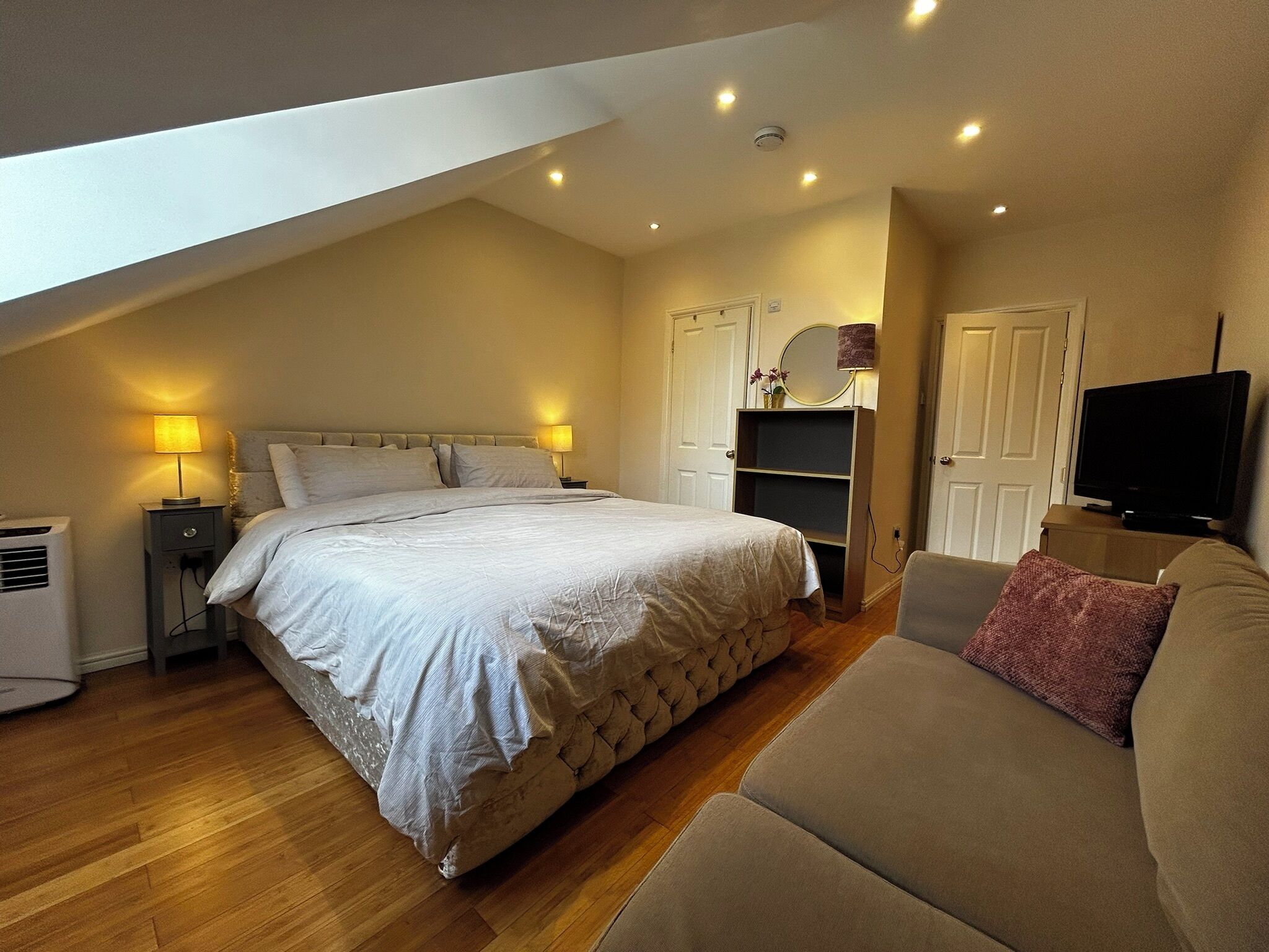 3 bedrooms, in-room safe, desk, iron/ironing board