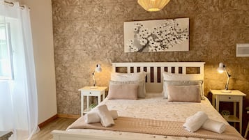 Priolo House - Villaverde Guest Houses | 1 bedroom, individually decorated, individually furnished