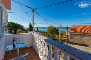 Appartement, 1 slaapkamer, uitzicht op zee | Balkon